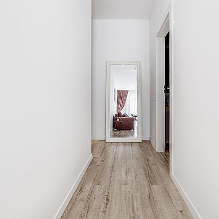 Elegant Apartment Near Afi & Atrium Mall Arad Zewnętrze zdjęcie