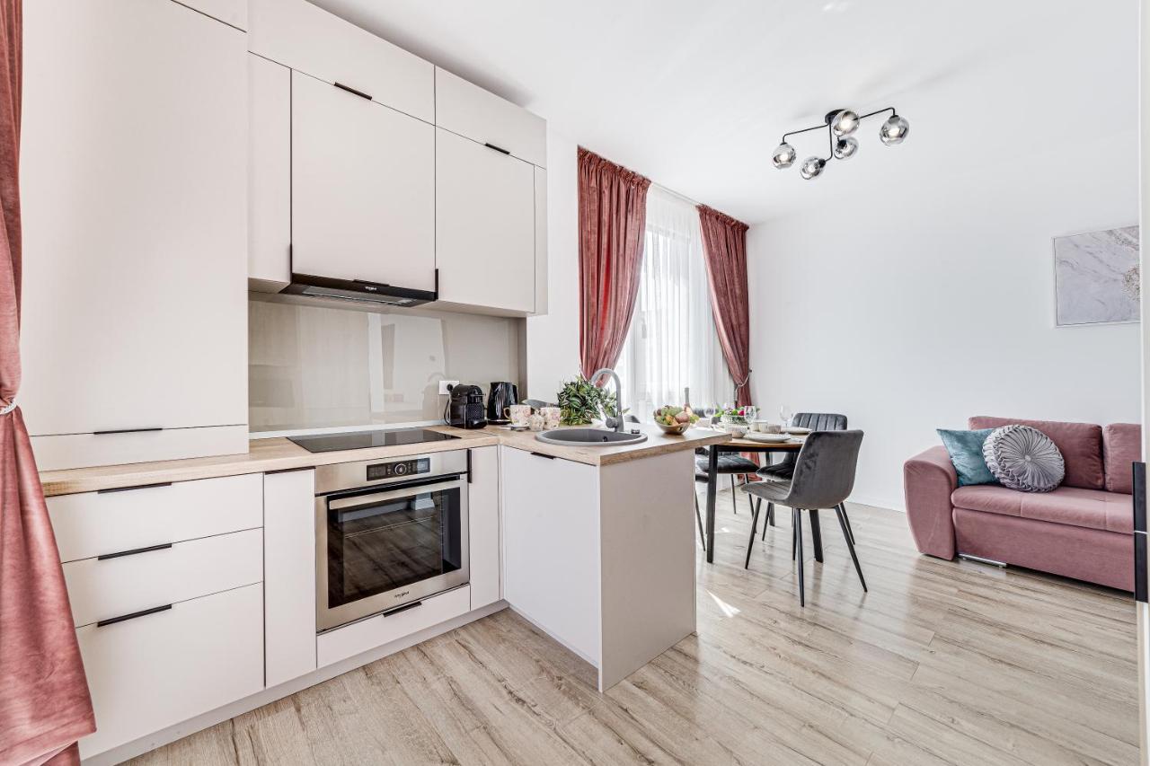 Elegant Apartment Near Afi & Atrium Mall Arad Zewnętrze zdjęcie
