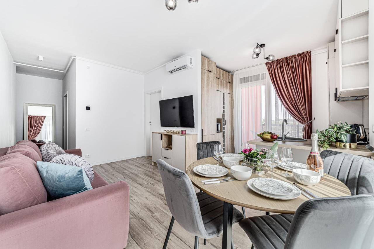 Elegant Apartment Near Afi & Atrium Mall Arad Zewnętrze zdjęcie